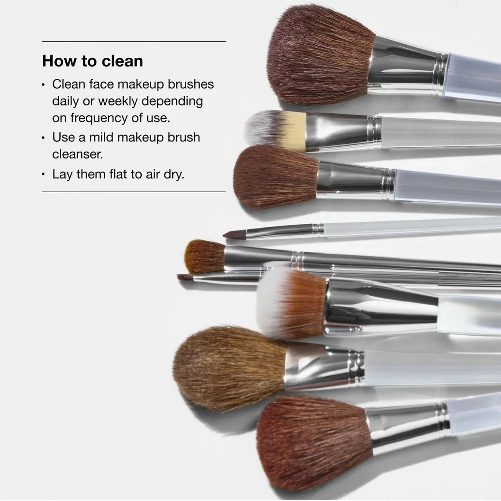 NEW Clinique Foundation Buff Brush - Makeup Brush